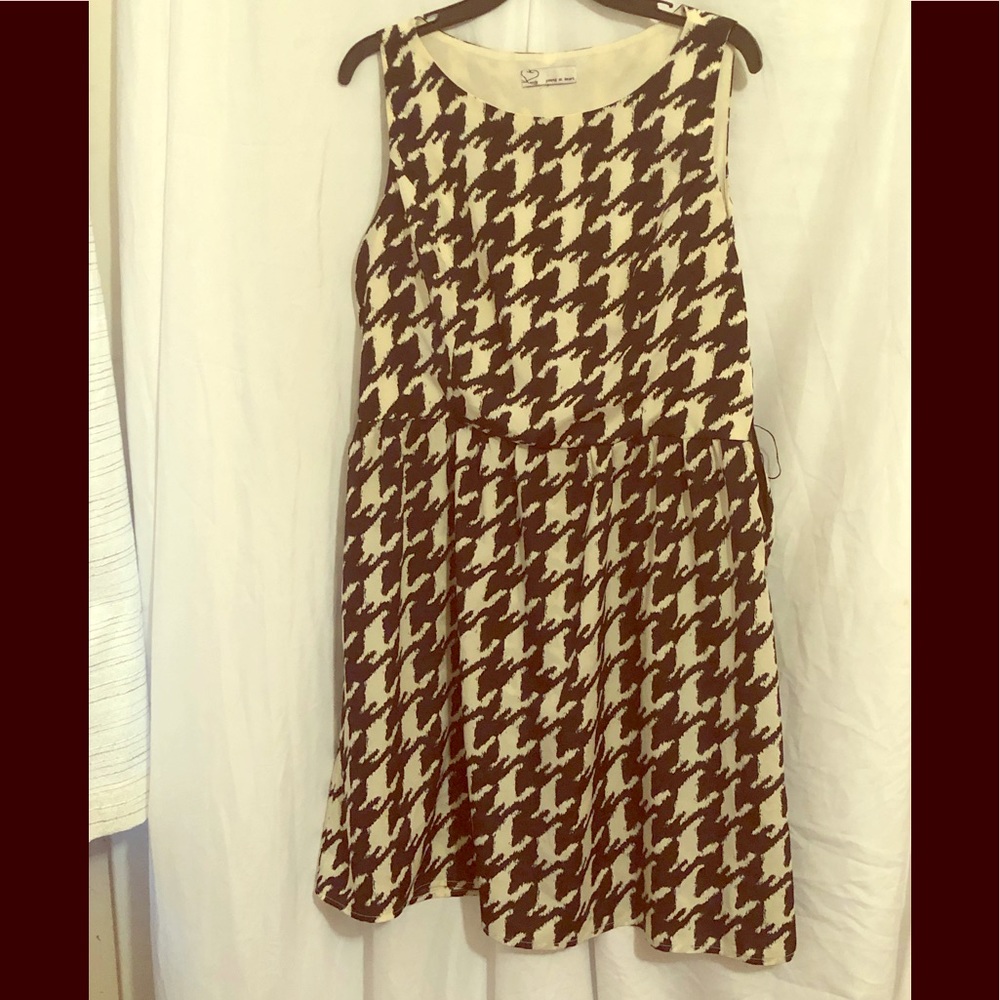 🌪Young at Heart houndstooth large dress